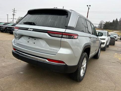 New 2025 Jeep Grand Cherokee Laredo X w/ Luxury Tech Group I image 5