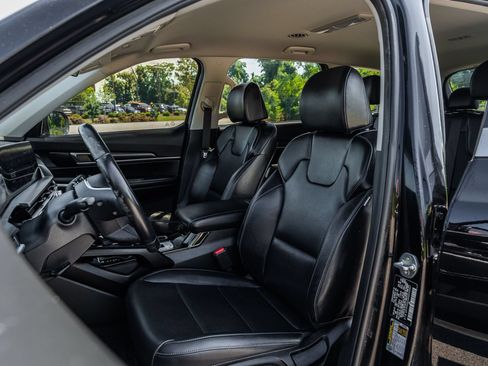 Used 2024 Kia Telluride LX FWD image 20