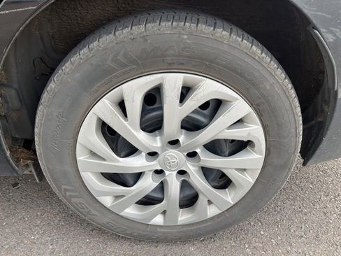 Used 2018 Toyota Corolla LE FWD image 6