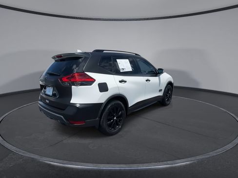 Used 2017 Nissan Rogue SV FWD image 7