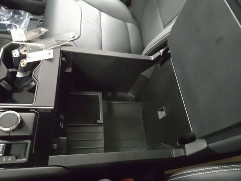 New 2026 Toyota Tundra Limited AWD/4WD image 28