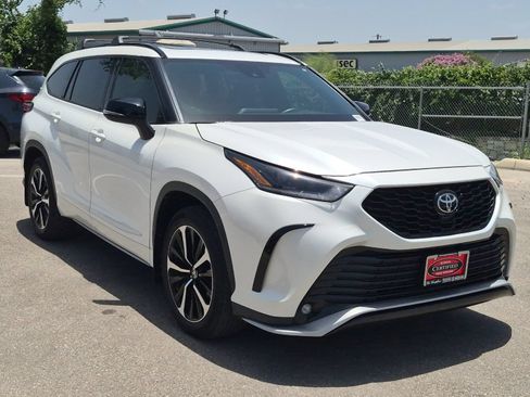 Used 2021 Toyota Highlander XSE FWD image 7