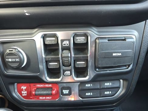 Used 2019 Jeep Wrangler Unlimited Rubicon AWD/4WD image 17