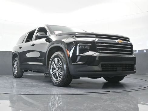 Used 2025 Chevrolet Traverse LT FWD image 63