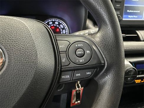 Used 2019 Toyota RAV4 LE image 19