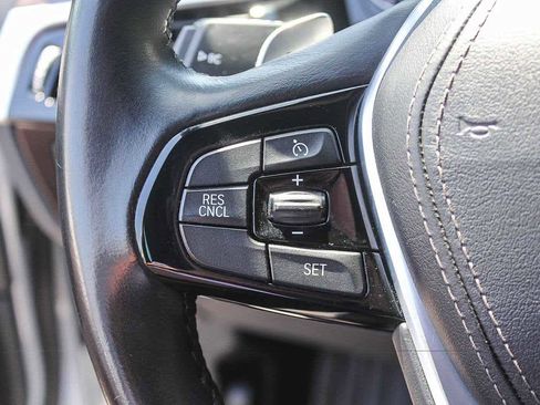 Used 2019 BMW 530e w/ Convenience Package RWD image 21