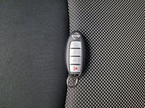 Used 2018 Nissan Pathfinder SV AWD/4WD image 32