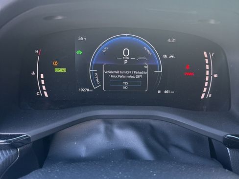 Used 2025 Toyota Camry SE image 10