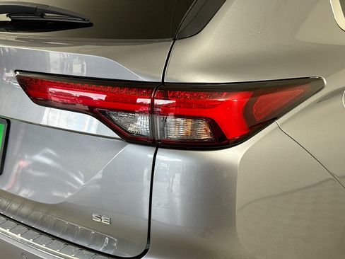 Used 2022 Mitsubishi Outlander SE image 34