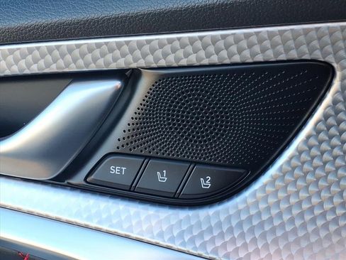 Used 2022 Genesis G70 3.3T image 13