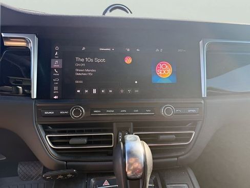 Used 2021 Porsche Macan S image 18