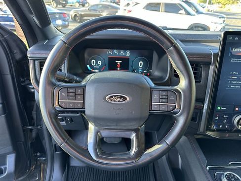 Used 2022 Ford Expedition Limited image 14