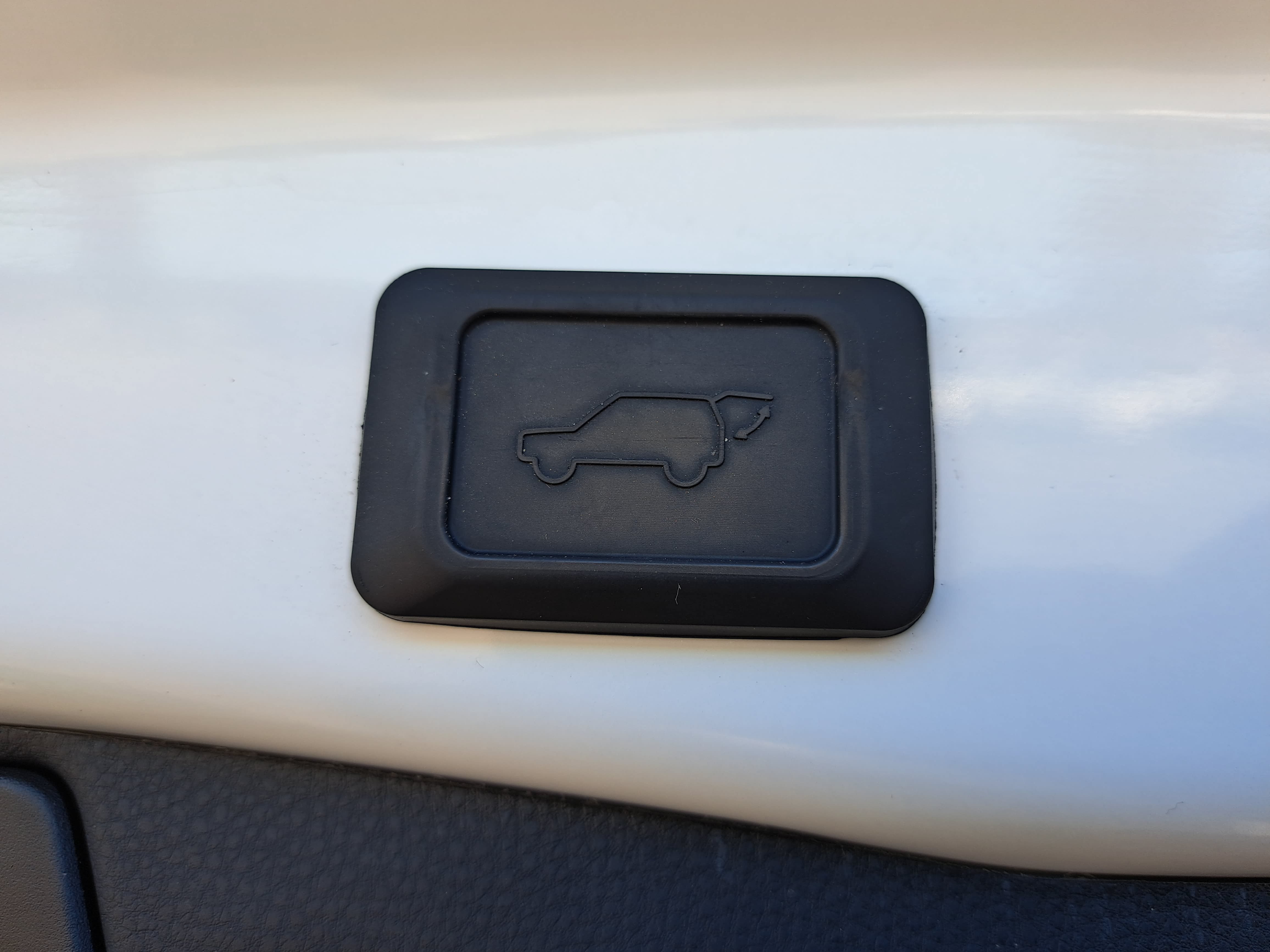Used 2022 Toyota RAV4 XLE Premium AWD/4WD image 13