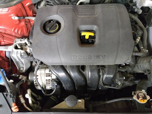 Used 2019 Hyundai Elantra SE FWD image 30