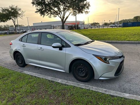 Used 2024 Toyota Corolla LE FWD image 8