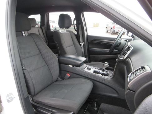 Used 2019 Jeep Grand Cherokee Laredo AWD/4WD image 20