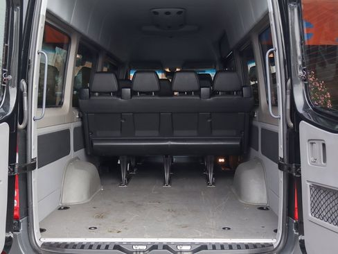 Used 2018 Mercedes-Benz Sprinter 2500 image 10