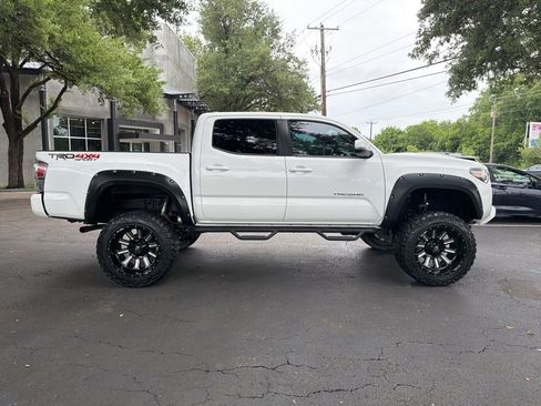 Used 2020 Toyota Tacoma TRD Sport AWD/4WD image 8