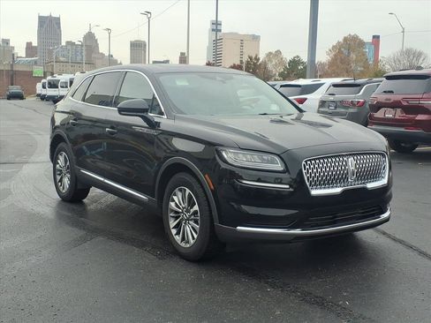 Used 2022 Lincoln Nautilus Reserve image 3