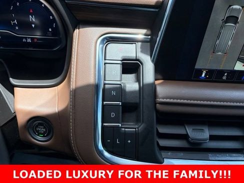 Used 2022 Chevrolet Suburban High Country AWD/4WD image 29