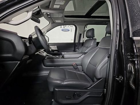 Certified 2025 Ford Expedition Active image 16