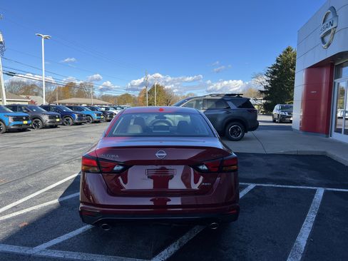 New 2025 Nissan Altima 2.5 SR w/ SR Premium Package image 7