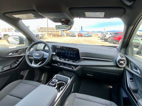 New 2026 Chevrolet Equinox LT w/ Safety and Technology Package FWD image 33