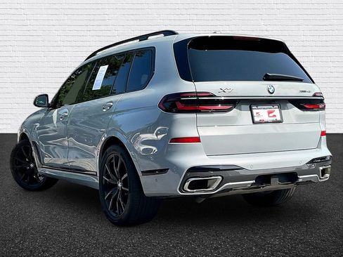 Used 2024 BMW X7 xDrive40i w/ M Sport Package AWD/4WD image 4