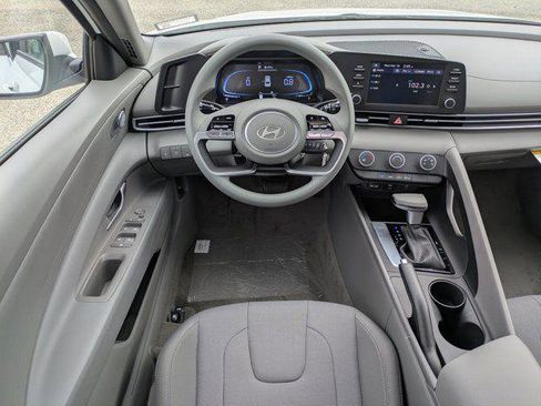 New 2026 Hyundai Elantra SE FWD image 10