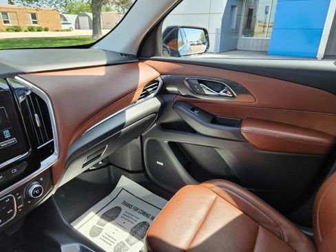Used 2018 Chevrolet Traverse High Country AWD/4WD image 27