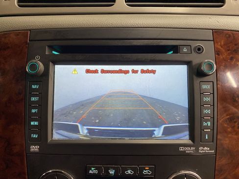 Used 2012 Chevrolet Avalanche LTZ image 26