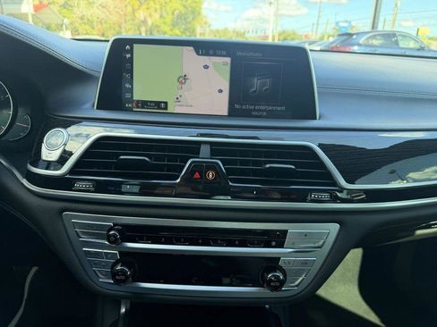 Used 2019 BMW 740i w/ Executive Package image 17