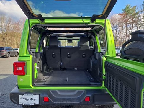 Used 2025 Jeep Wrangler Sport S image 34