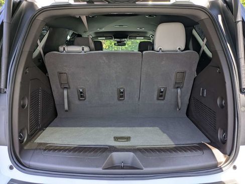 Used 2023 GMC Yukon SLT AWD/4WD image 12