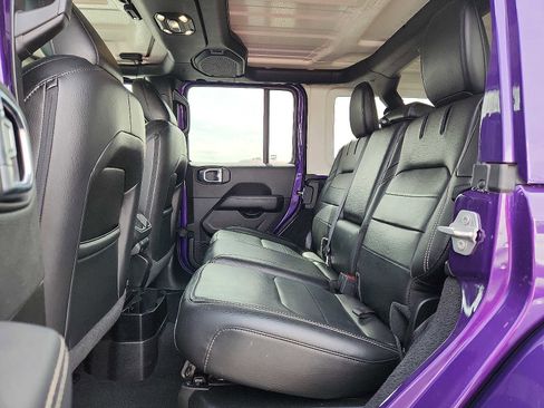 Used 2023 Jeep Wrangler Sahara w/ Safety Group image 10