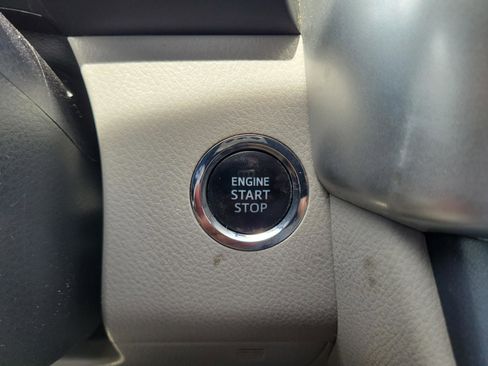 Used 2015 Toyota Highlander XLE FWD image 11