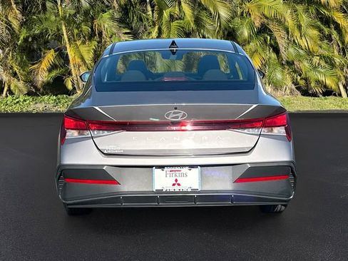 Used 2024 Hyundai Elantra SEL image 6