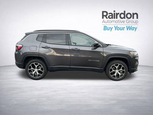 Used 2024 Jeep Compass Limited image 10