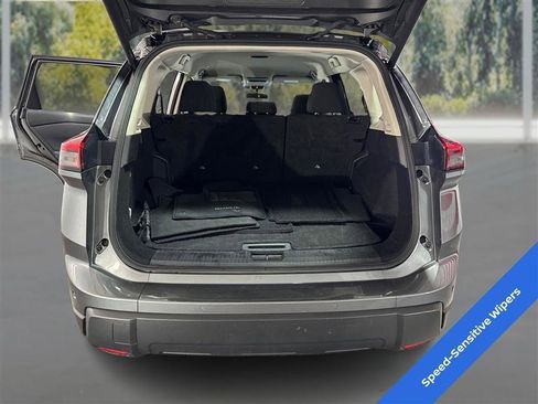 Used 2024 Nissan Rogue SV image 12