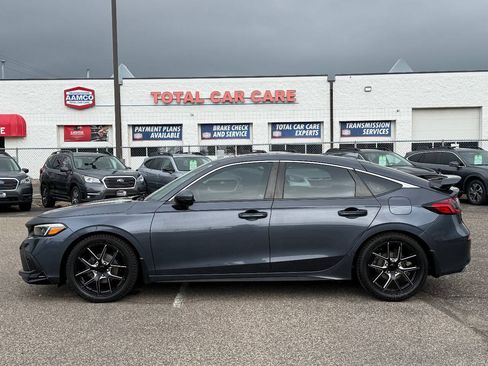 Used 2023 Honda Civic Sport Touring image 2