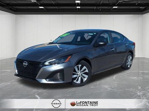 Certified 2025 Nissan Altima 2.5 S FWD image 1