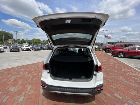 Used 2022 Volkswagen Taos SE FWD image 32