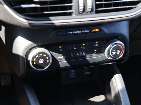 Used 2022 Ford Escape SE image 16