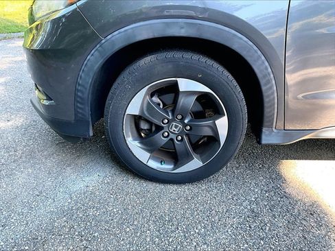 Used 2018 Honda HR-V EX image 7