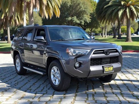 Used 2022 Toyota 4Runner SR5 Premium w/ Moonroof Package image 4