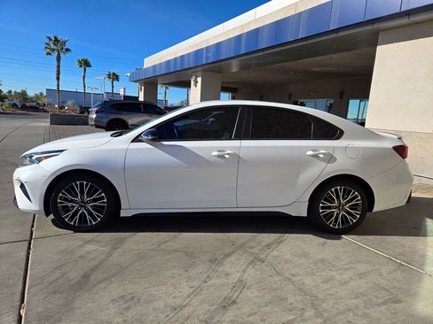 Used 2023 Kia Forte GT-Line FWD image 3