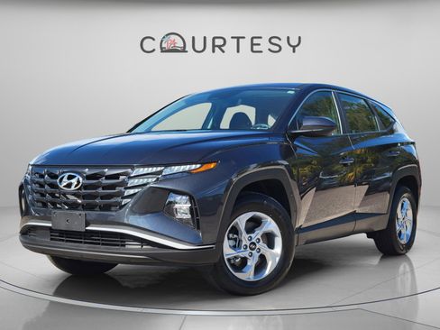 Certified 2023 Hyundai Tucson SE image 1