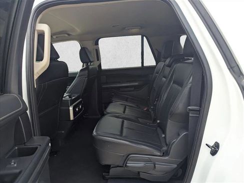 Used 2024 Ford Expedition Max XLT image 17