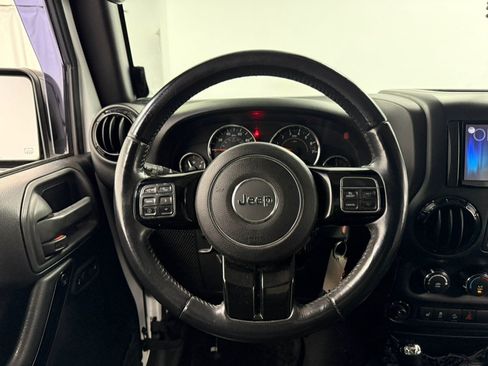 Used 2015 Jeep Wrangler Unlimited Sahara AWD/4WD image 51