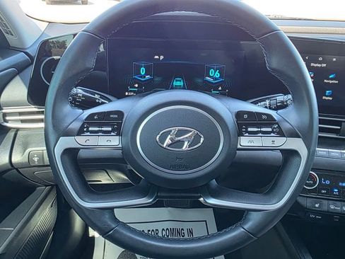 Used 2023 Hyundai Elantra Limited image 27